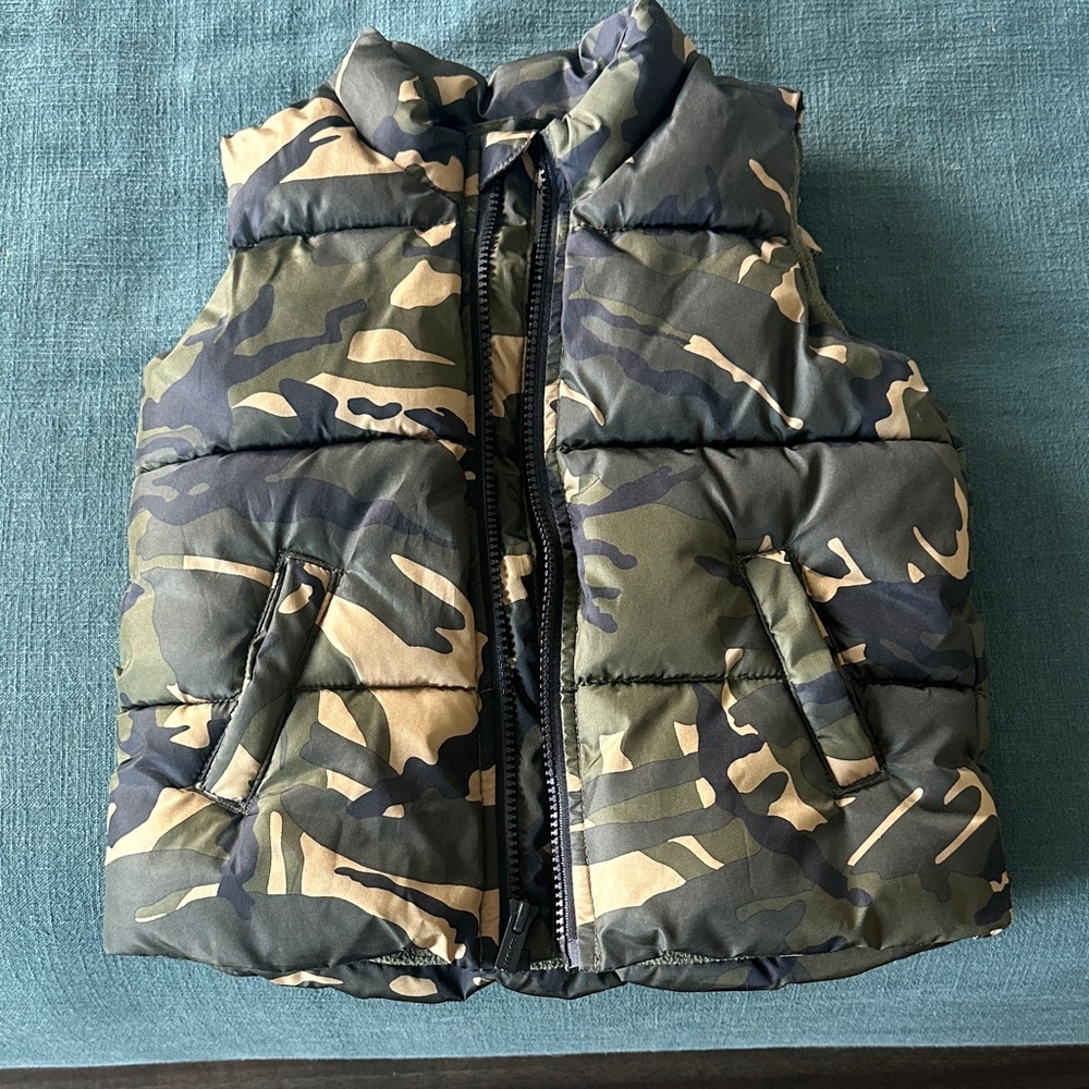 Old Navy toddler camouflage puffer vest